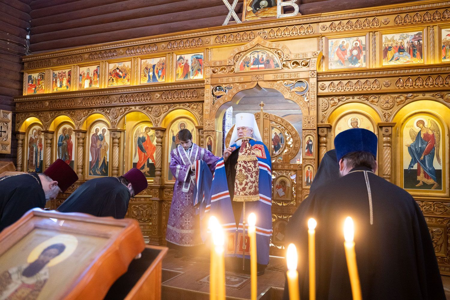 Божественная литургия в храме в честь Трёх Святителей г. Самары