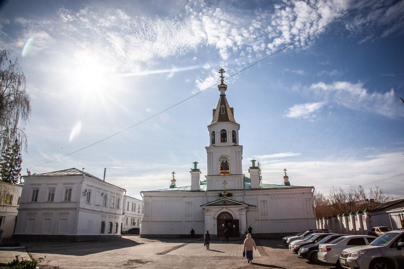 Митрополит Сергий совершил Литургию в Петропавловском храме