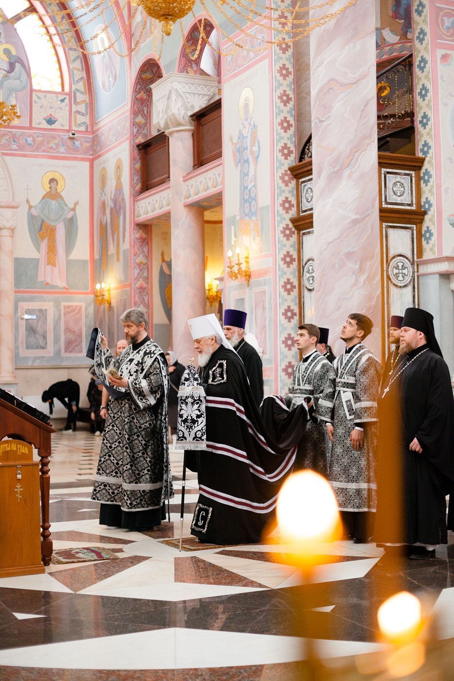 В Великую Среду митрополит Сергий совершил Литургию в Софийском соборе