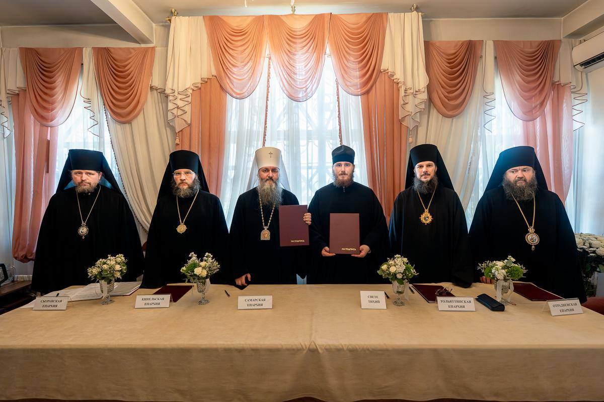 Епархии Самарской митрополии подписали соглашения о поддержке нуждающихся священнослужителей