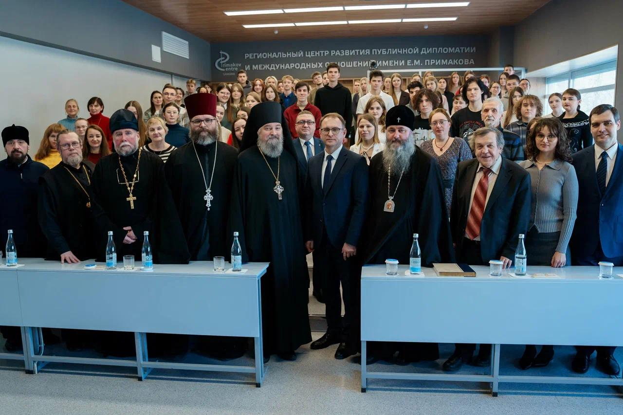 Встреча митрополита Феодосия со студентами Самарского университета им. С.П. Королева