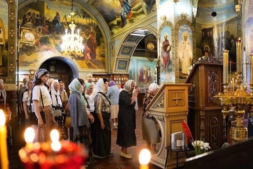 Митрополит Феодосий возглавил всенощное бдение в Петропавловском храме г. Самары