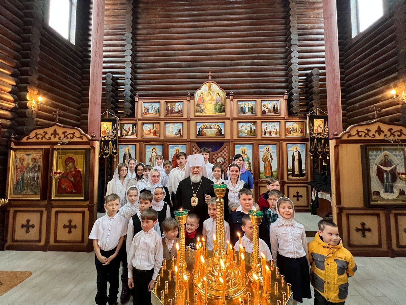 Митрополит Сергий совершил Литургию в Покровском храме села Дубовый Умёт