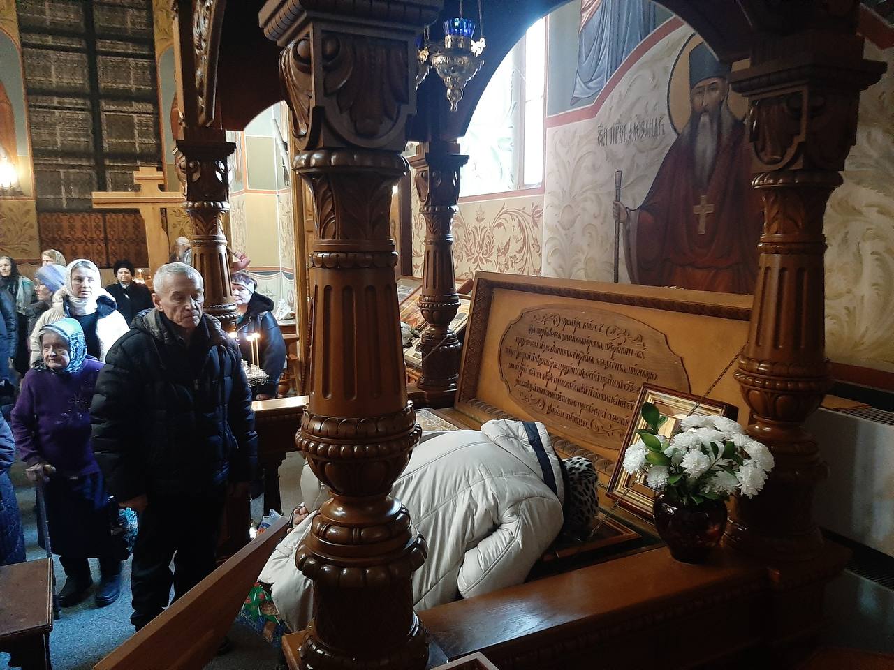 В Иверском женском монастыре продолжается сбор свидетельств о чудесной помощи святого праведного Александра Чагринского