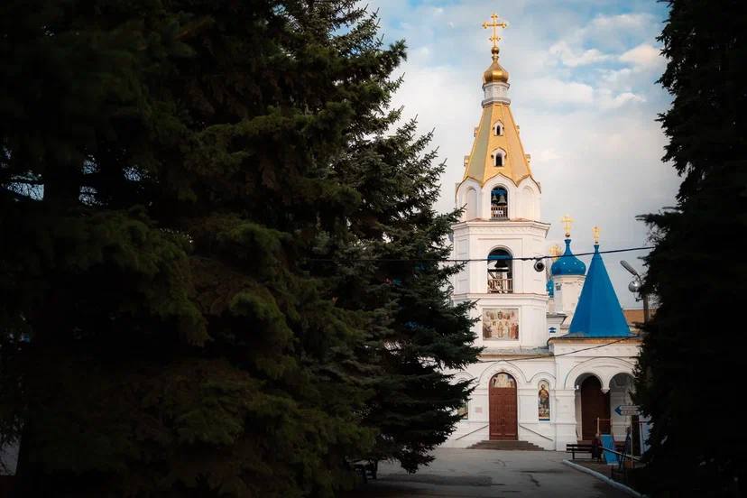 Архиерейское пасхальное вечернее богослужение в Покровском соборе г. Самары