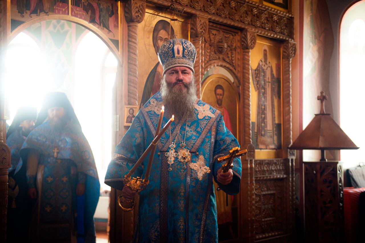 Божественная литургия в Свято-Богородичном Казанском мужском монастыре
