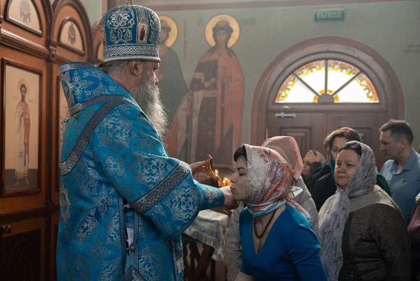 Божественная литургия в храме в честь иконы Божией Матери «Державная»