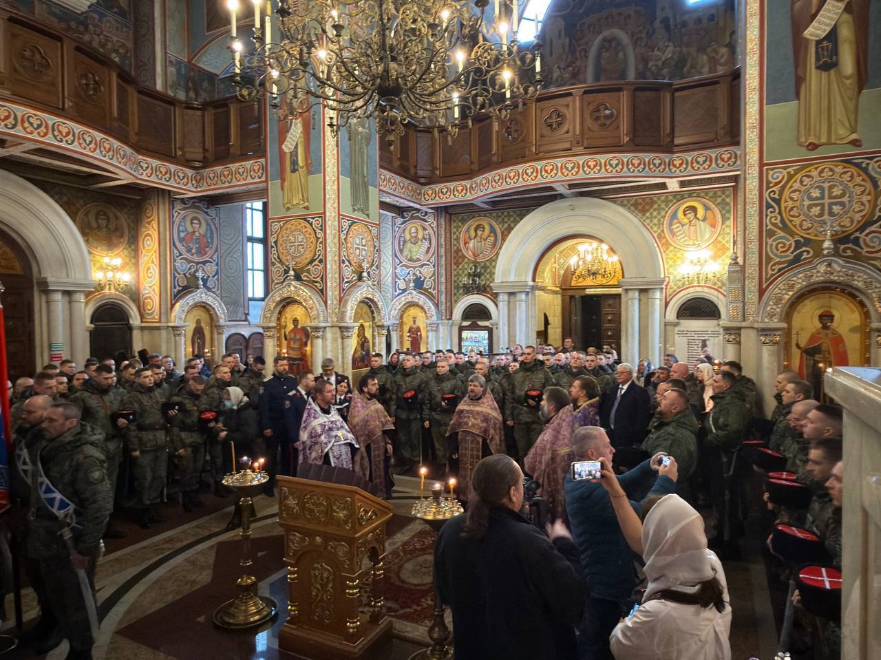 Молебен перед отправкой казачьего парадного расчета в Москву