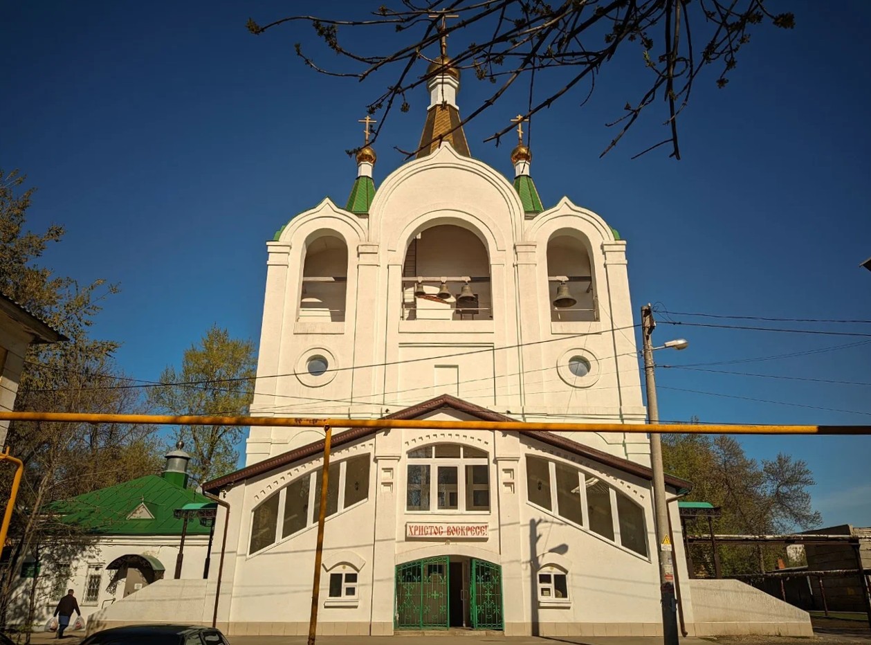 Братство «Нищие духом» на подворье Заволжского мужского монастыря в честь Честного и Животворящего Креста Господня.