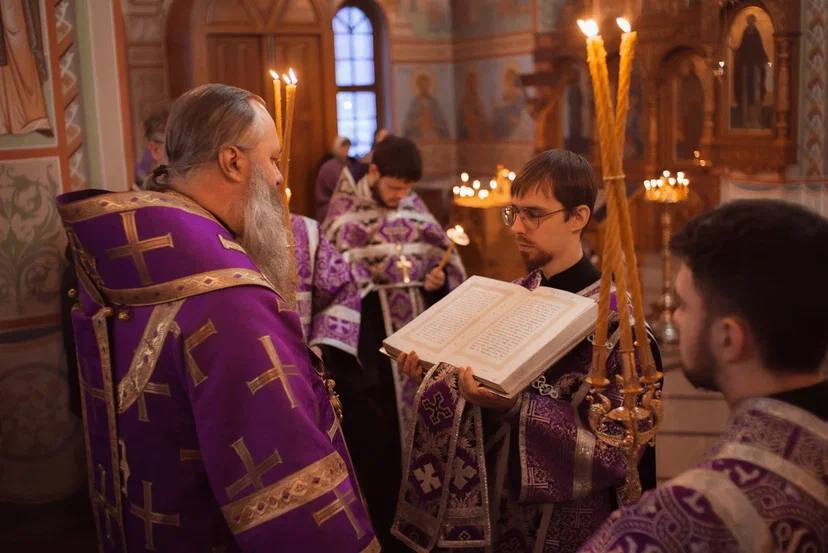 Архиерейское всенощное бдение в Благовещенском соборе г. Самары