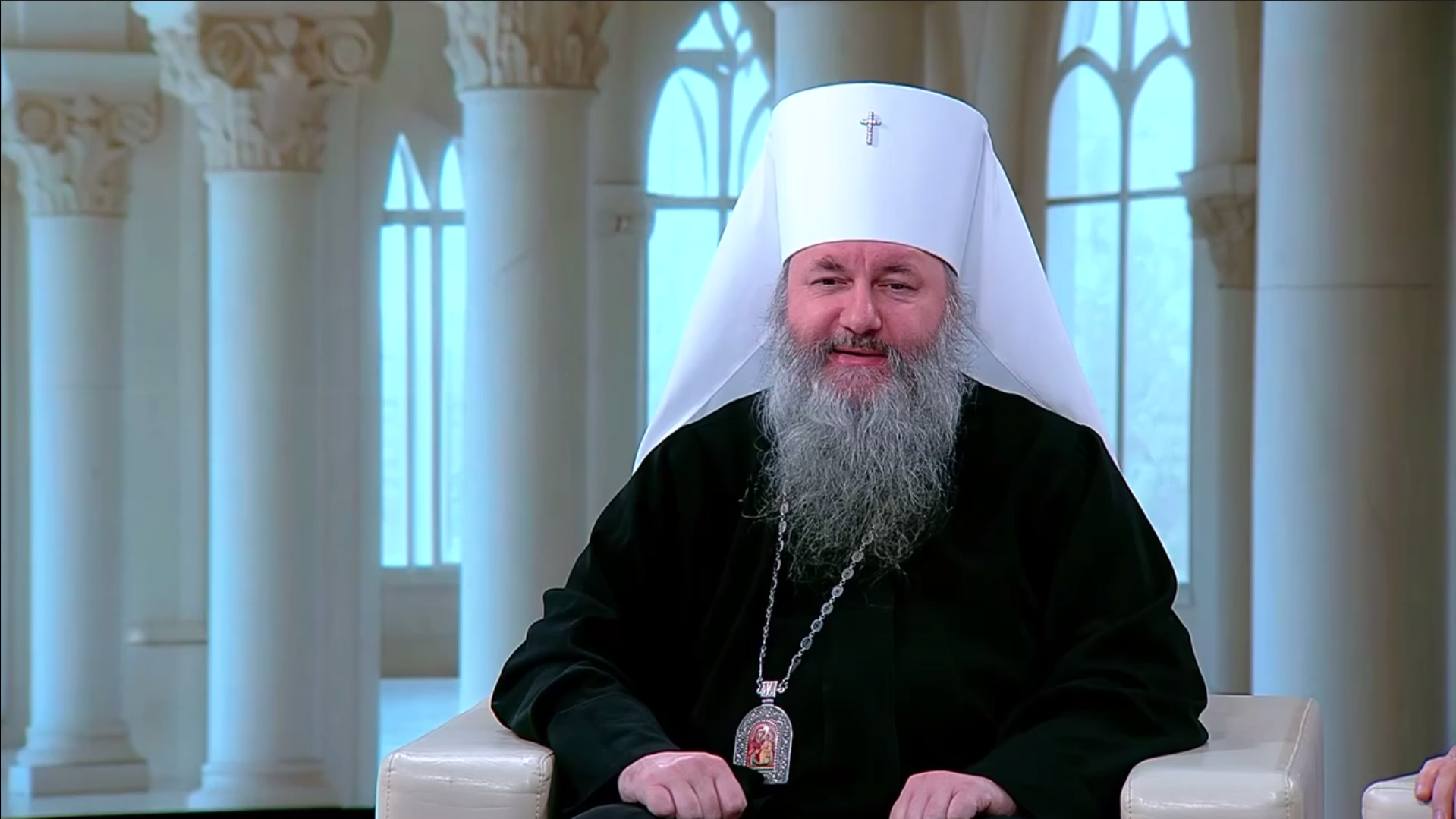 Поздравление митрополита Феодосия педагогов и учителей с профессиональным праздником в студии «ГТРК - Самара»