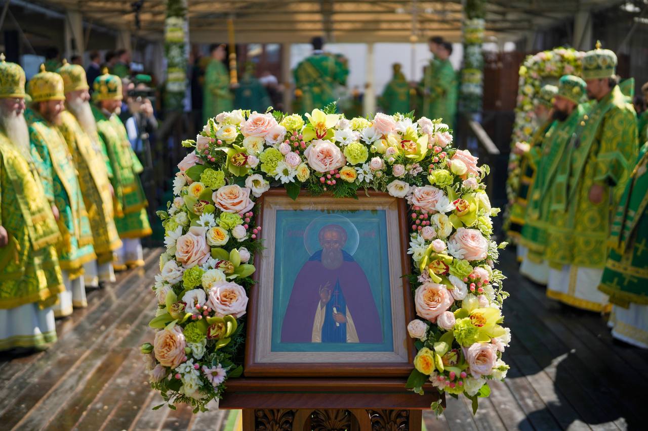 В день памяти преподобного Сергия Радонежского в Троице-Сергиевой лавре прошли торжественные богослужения