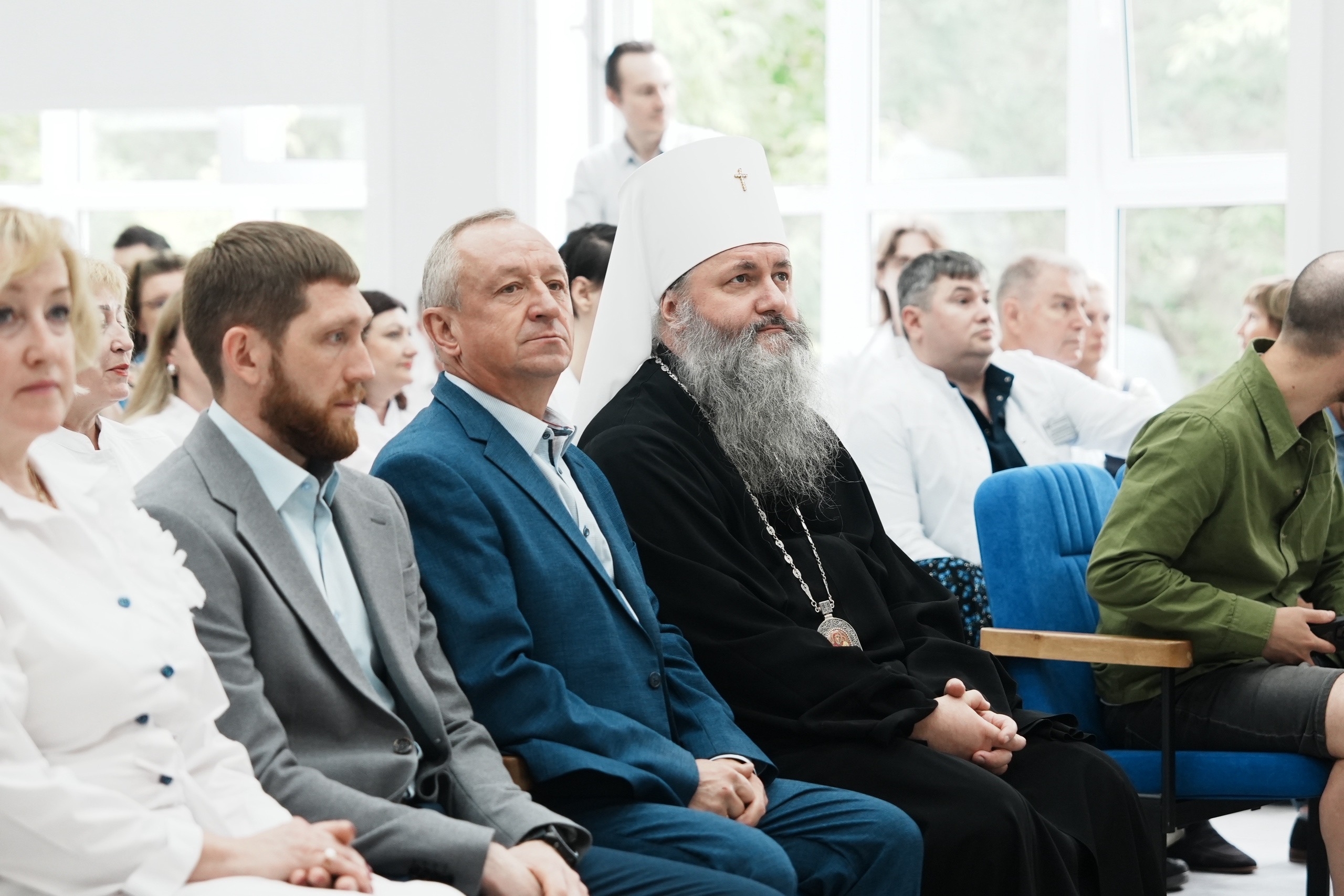 Поздравление сотрудников городской больницы с Днем медицинского работника