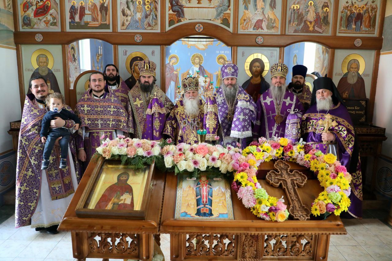 Митрополит Феодосий сослужил главе Среднеазиатского округа за Литургией в Ташкенте