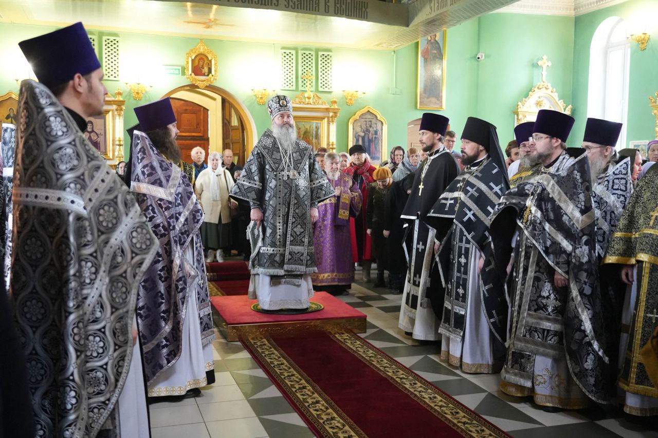 Литургия Преждеосвященных Даров в храме Серафима Саровского