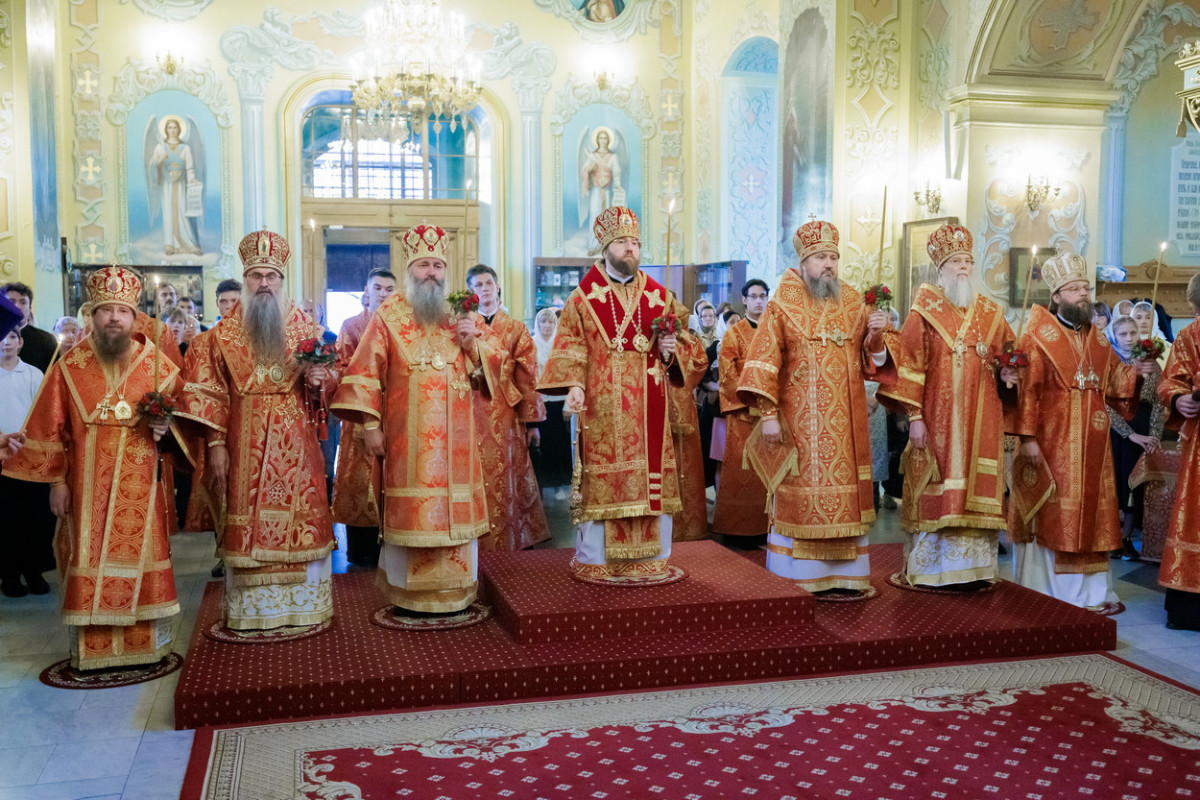 Митрополит Феодосий принял участие в соборном архиерейском богослужении в Саратове
