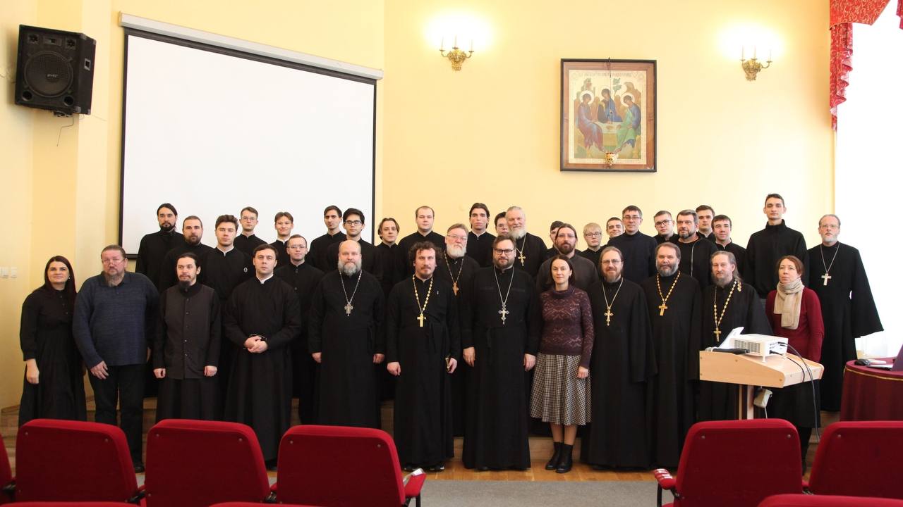 В Самарской духовной семинарии обсудили развитие системы церковного социального служения