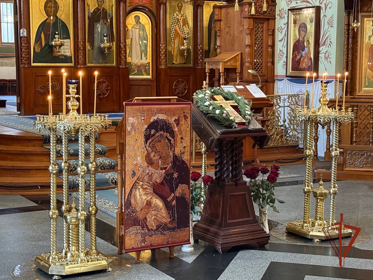 Вручение походного стяга подразделениям Росгвардии в Иверском женском монастыре