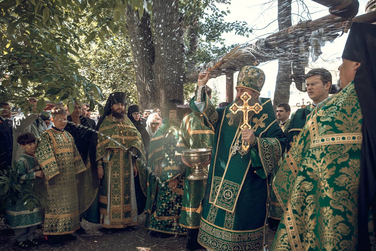 Архиерейское богослужение в день Святой Троицы