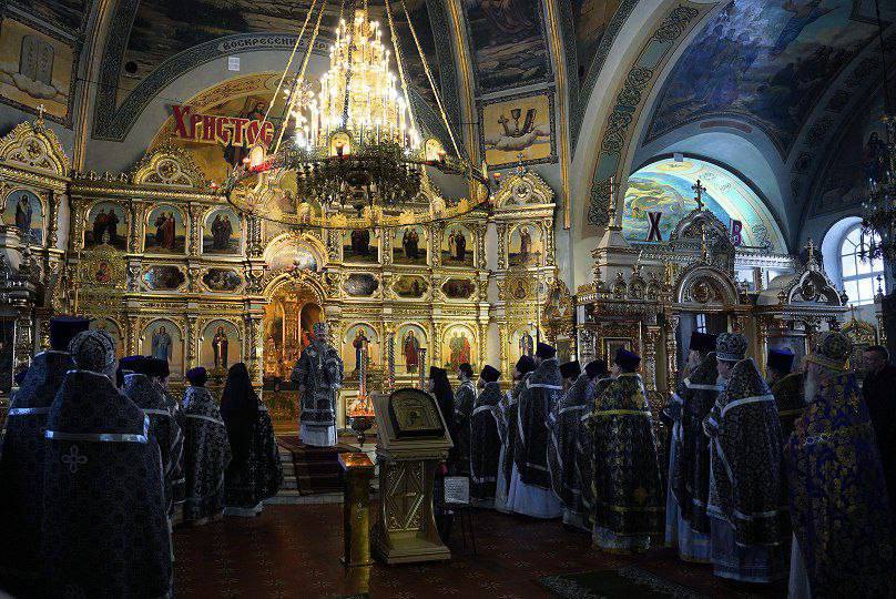 Литургия Преждеосвященных Даров в храме апостолов Петра и Павла