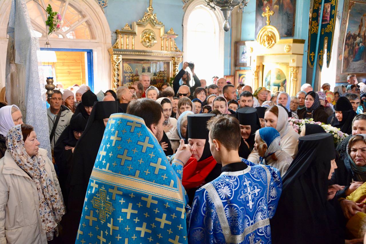 В праздник иконы Божией Матери «Избавительница от бед» в Самарской митрополии 