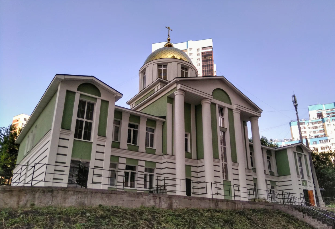 Храм, где дети приводят взрослых к вере: интервью с настоятелем прихода преподобной Марии Египетской