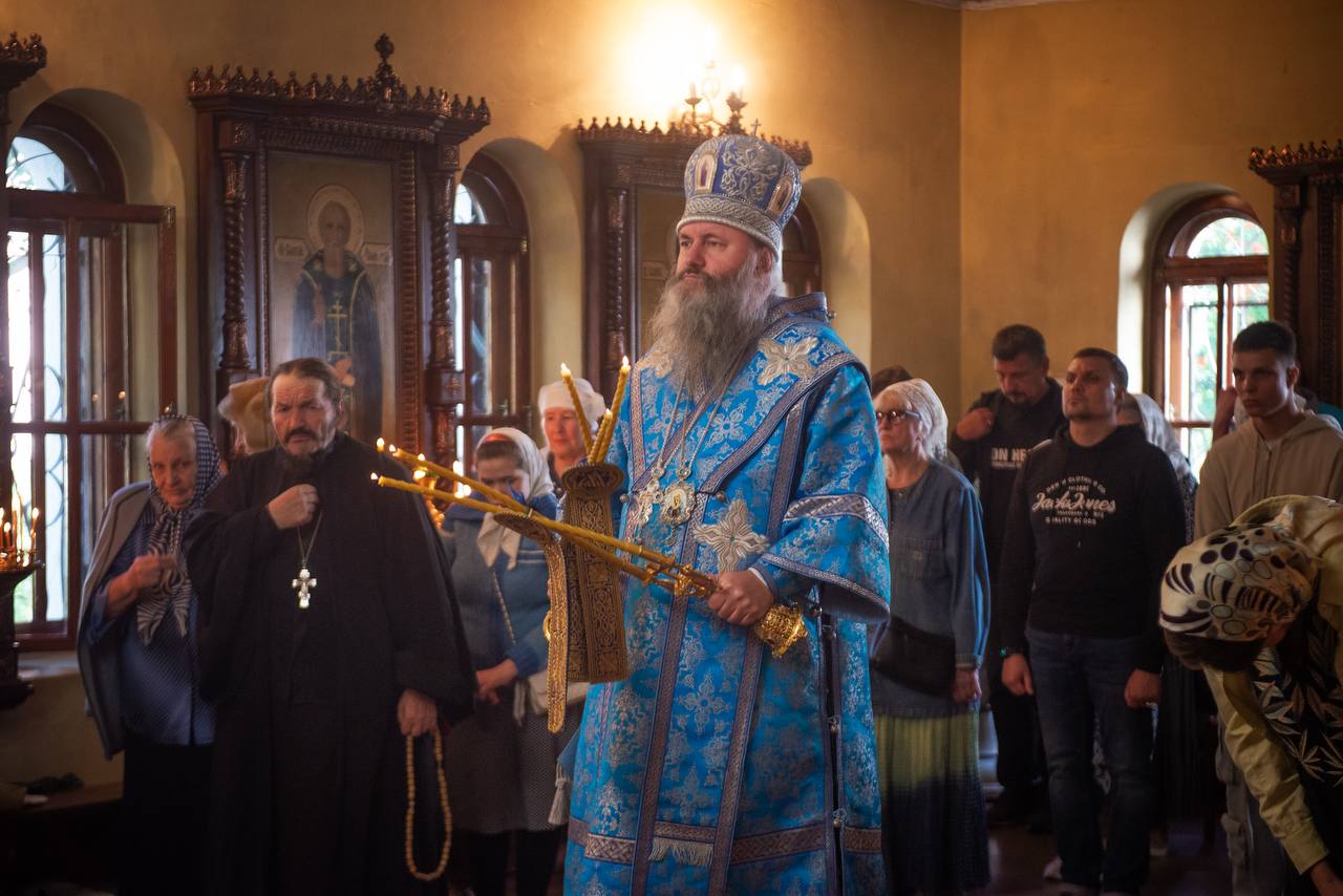 Божественная литургия в Пантелеимоновском храме Самары