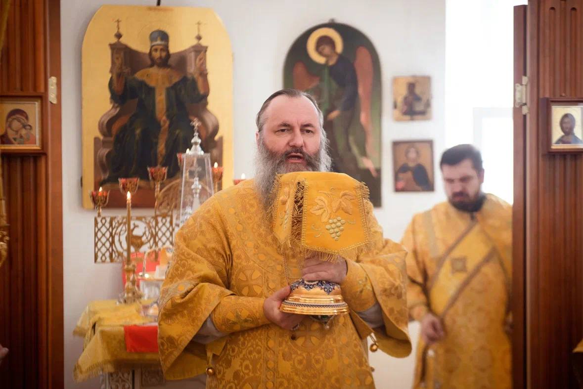 Божественная литургия в храме в честь праведного Александра Чагринского