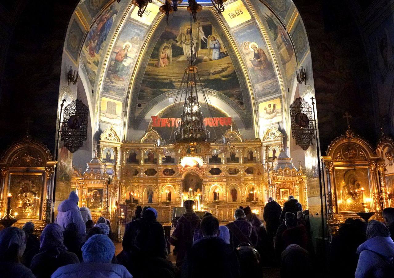 Архиерейское всенощное бдение в Петропавловском соборе г. Самары