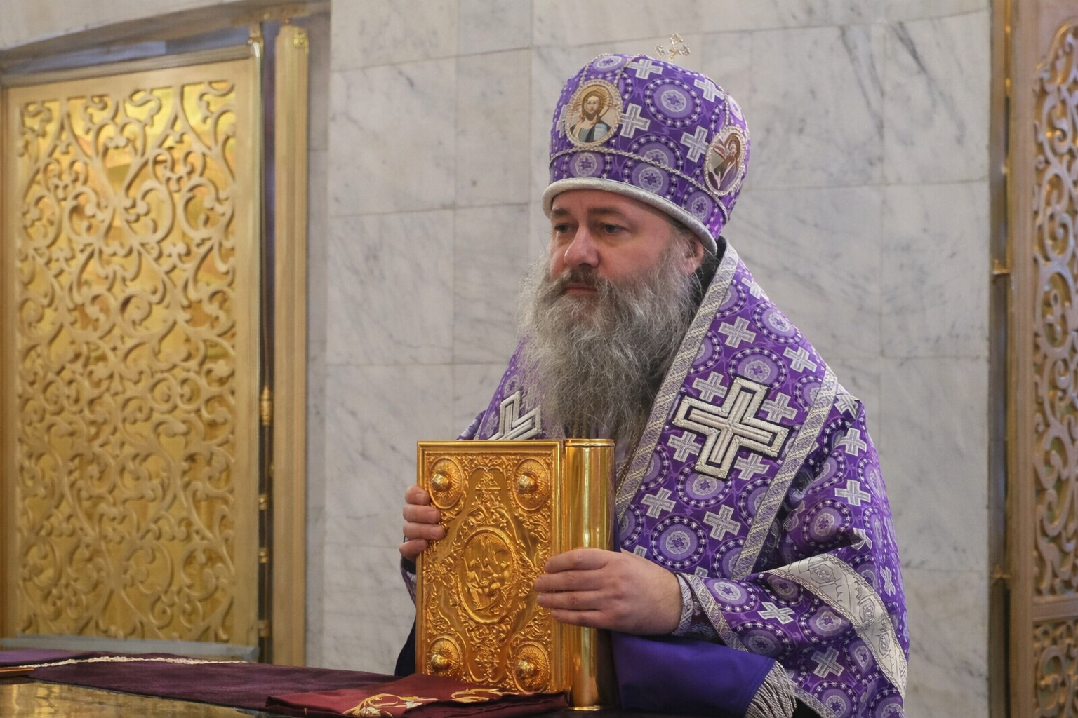 Литургия в 4-ю Неделю Великого поста в Свято-Никольском кафедральном соборе города Душанбе