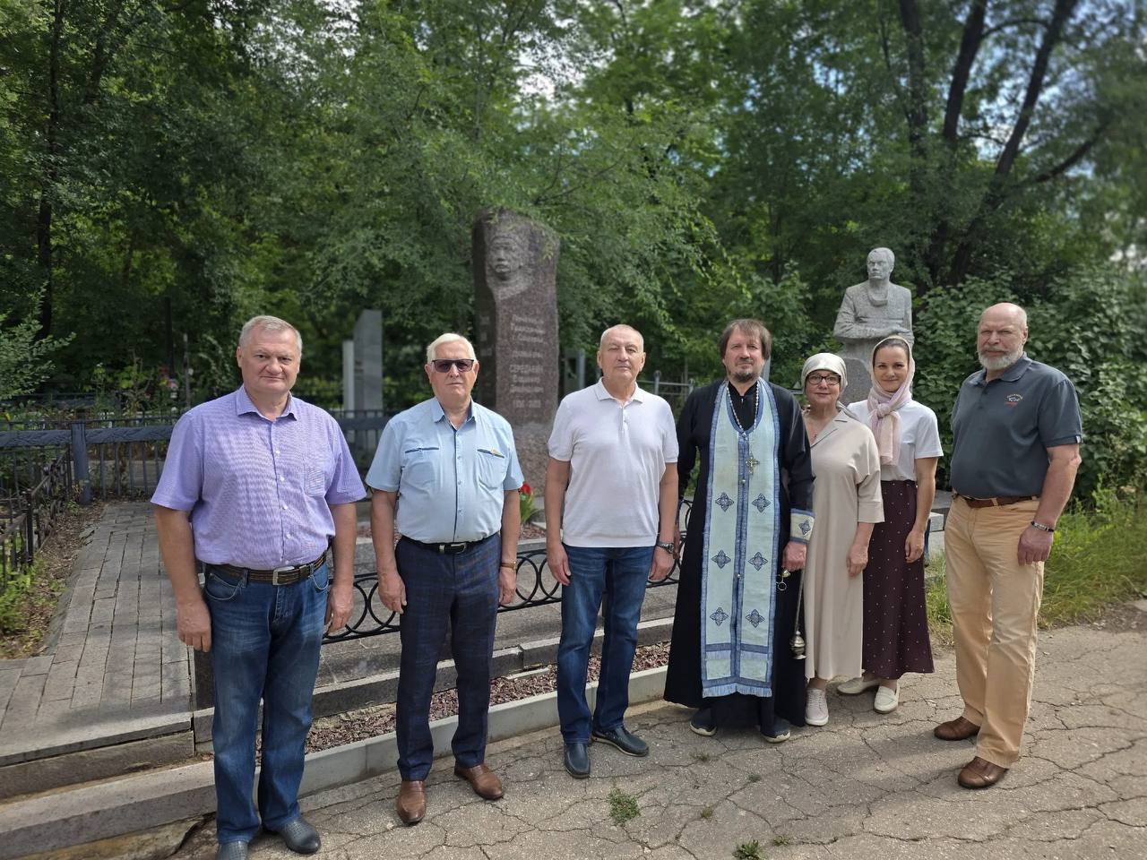 В Самаре почтили память заслуженного врача РФ Владимира Диамидовича Середавина