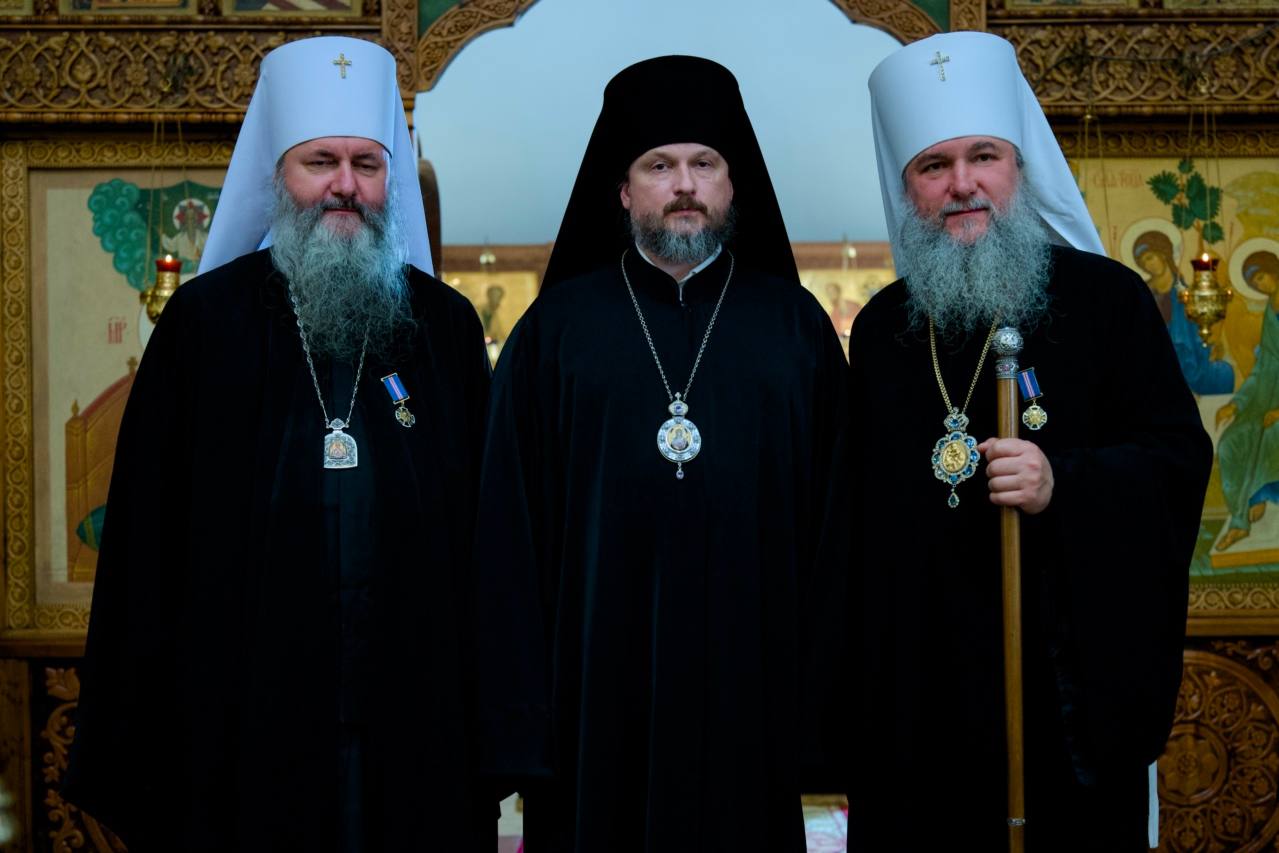 Митрополит Феодосий передал Нижнетагильской епархии икону святого праведного Александра Чагринского с частицей мощей