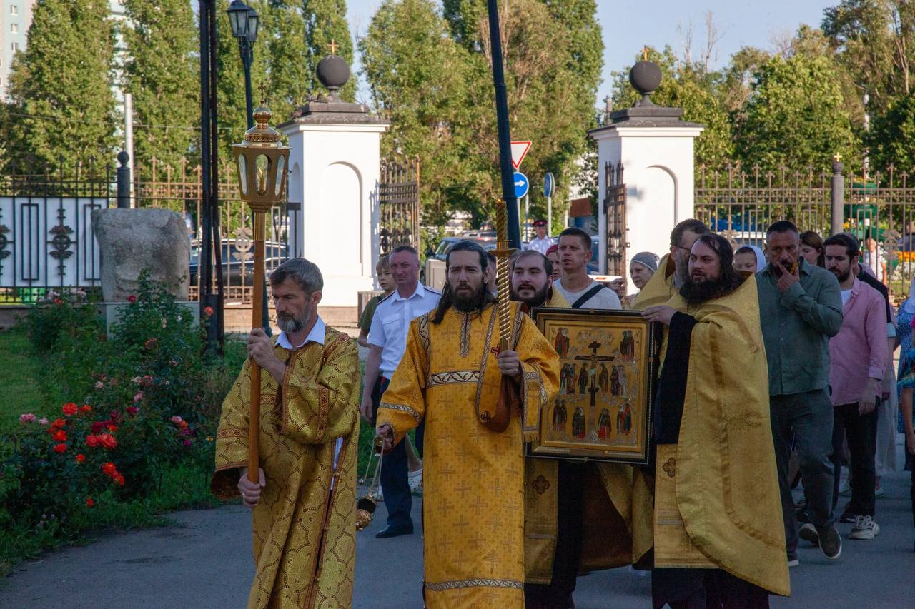 В Самаре прошло всероссийское шествие семей во главе с соборным образом «Святое супружество»